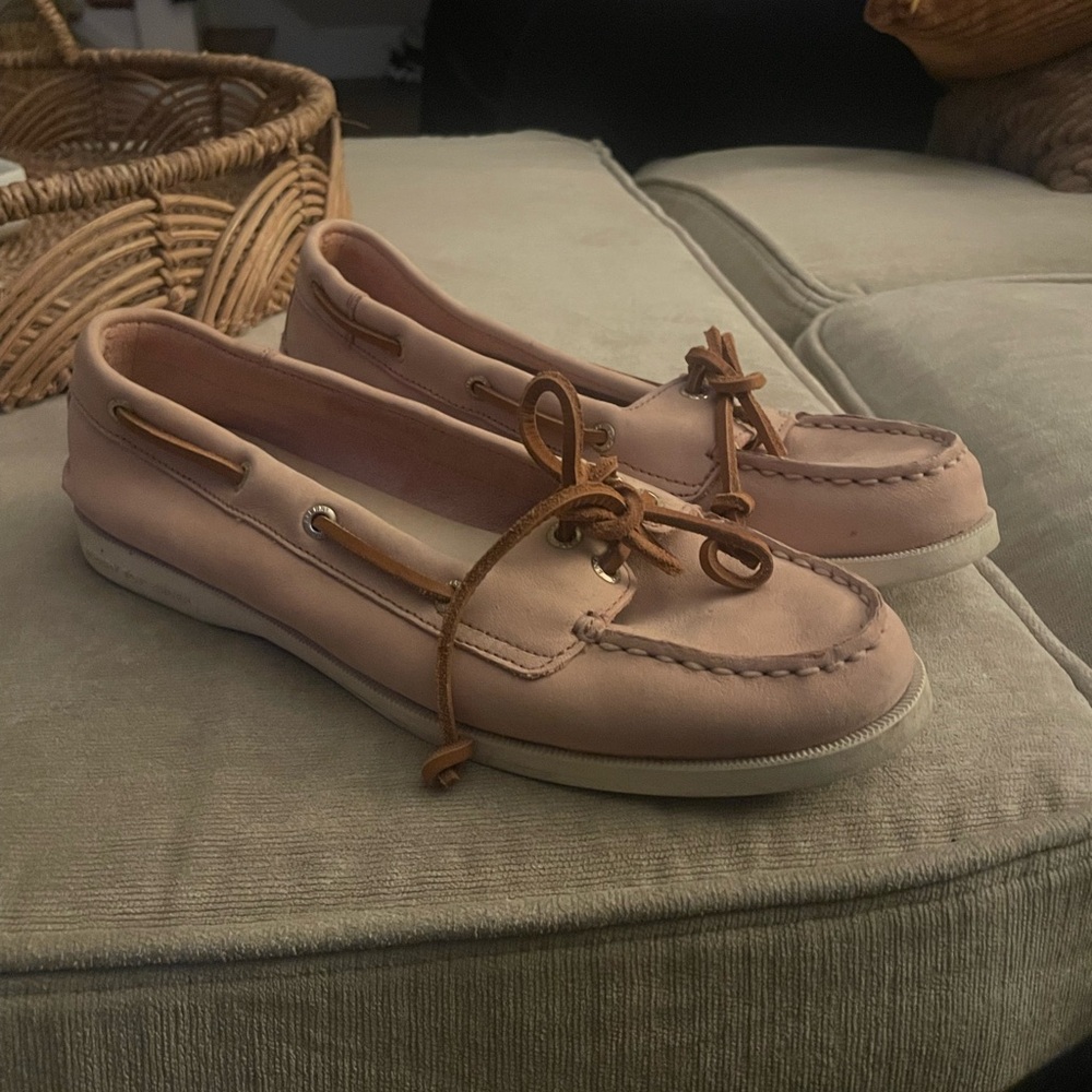 Women's Cream Boat Shoes size 7.5 Sperry’s